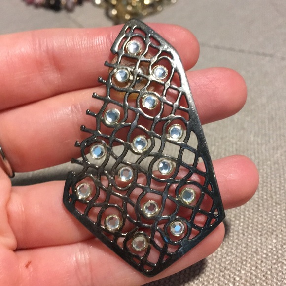 Vintage earrings costume jewelry (send offers 🌹) - Picture 3 of 5